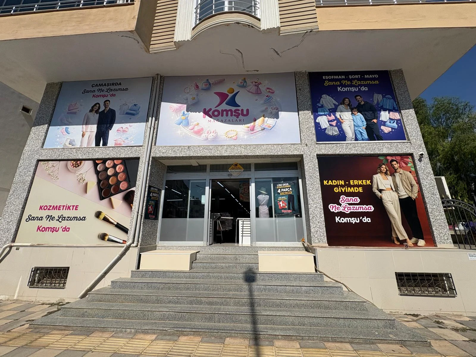 Bozyazi Komşu mağazasından bir görünüm
